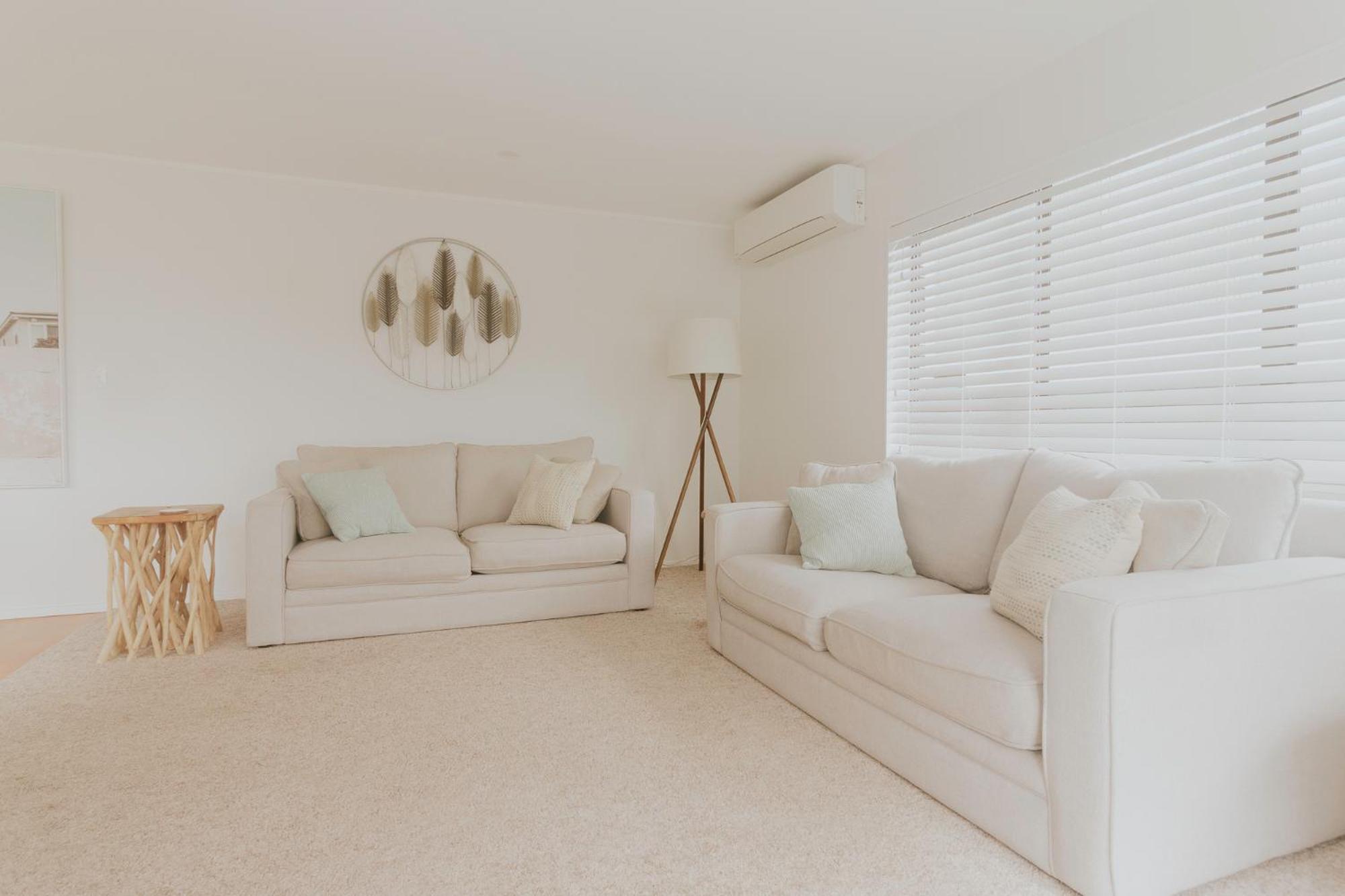 Salty Breeze Beach House Orewa Exterior foto