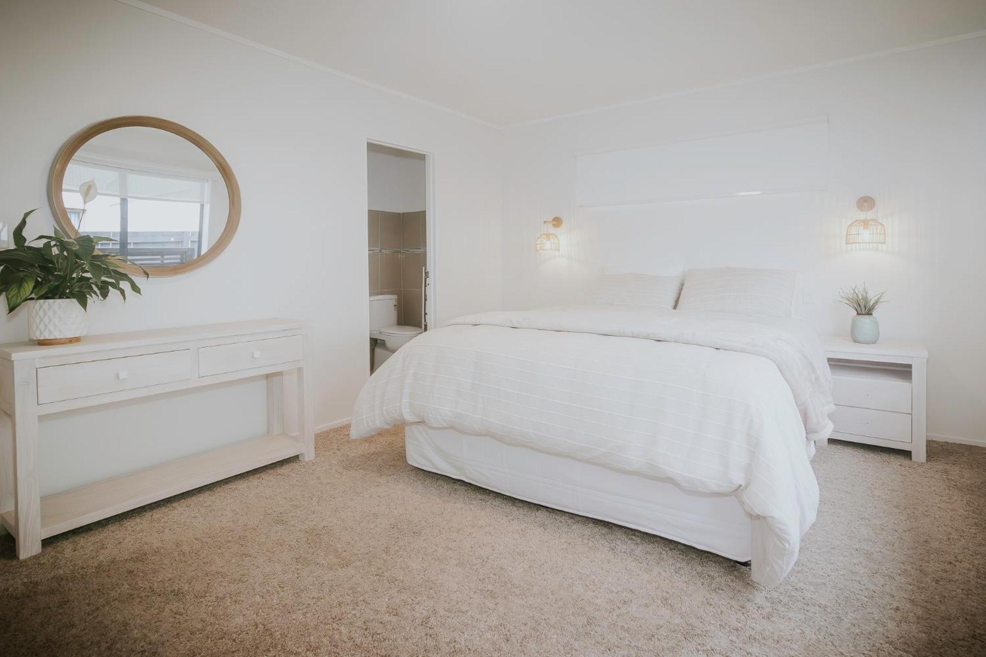 Salty Breeze Beach House Orewa Exterior foto